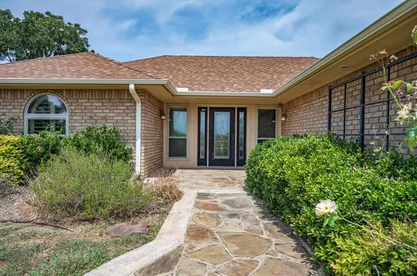 2807 W Royal Oaks Drive, Pauls Valley, OK 73075