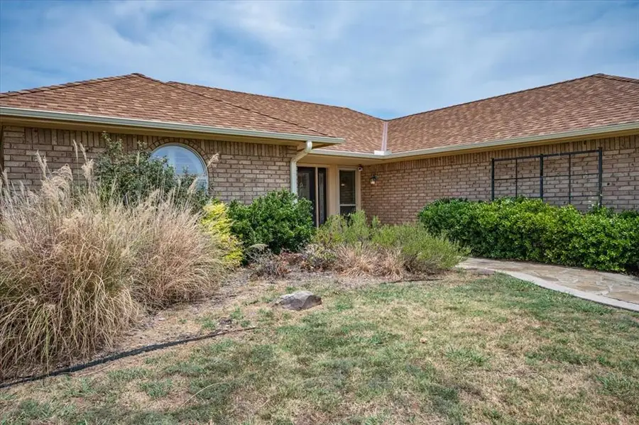 2807 W Royal Oaks Drive, Pauls Valley, OK 73075 - #2