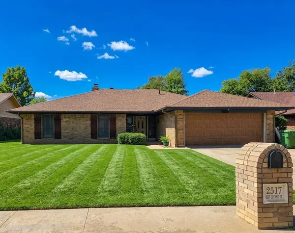 2517 W Olympic Drive, Yukon, OK 73099