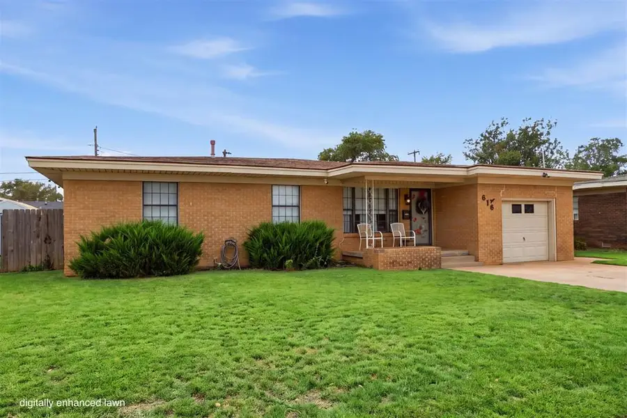 616 W Martha Street, Altus, OK 73521 - #2