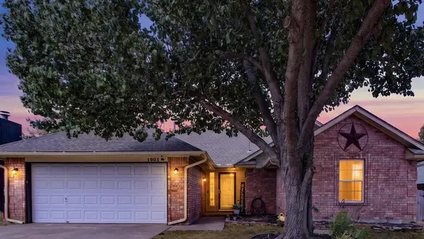 1901 Butterfield Trail, Choctaw, OK 73020