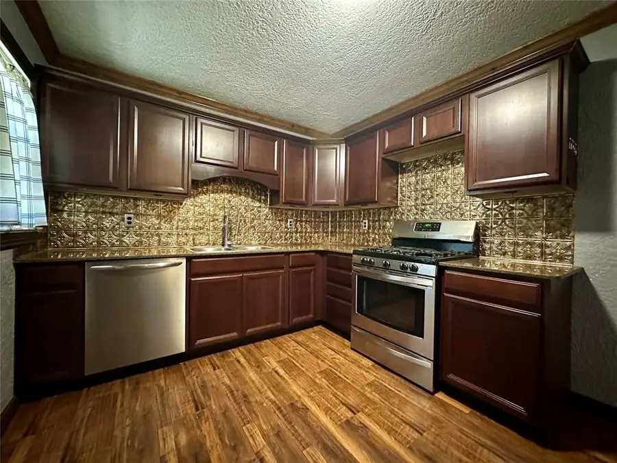 1419 Pine Avenue, Clinton, OK 73601 - #2
