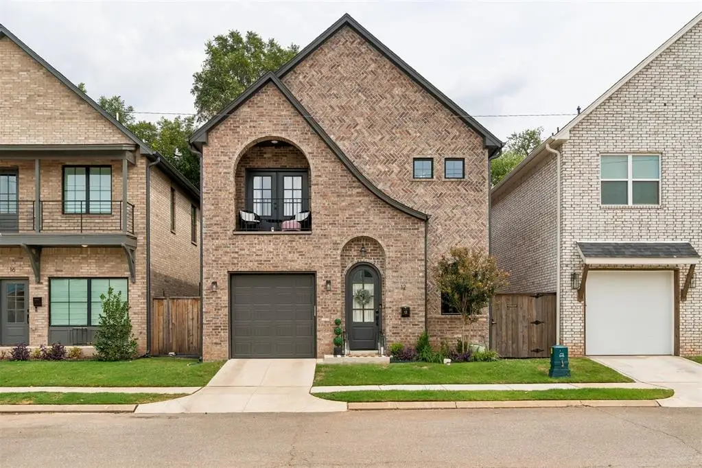 12 N Walnut Street, Edmond, OK 73003 - #1