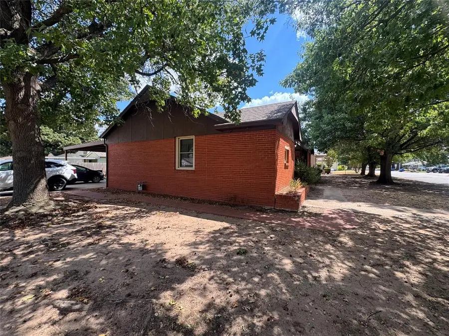 2501 S 18th Street, Chickasha, OK 73018 - #2