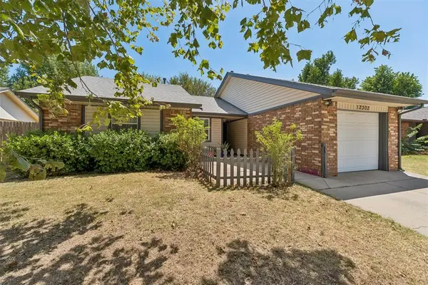 12302 SW 15th Terrace, Yukon, OK 73099