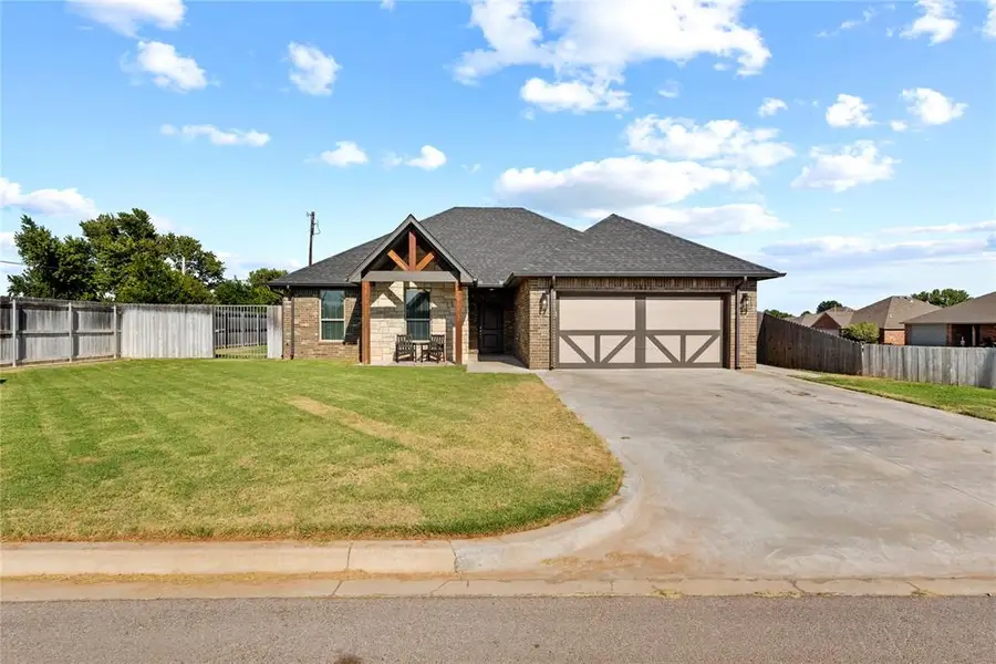2812 Landrun, Weatherford, OK 73096 - #2