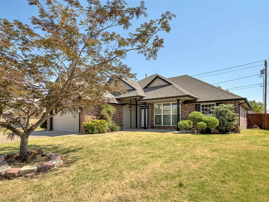 908 Ridgeway Drive, Moore, OK 73160 - #2