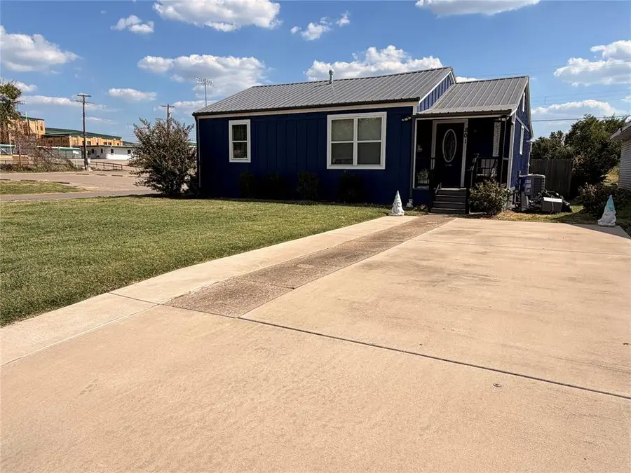801 W College Avenue, Seminole, OK 74868 - #2