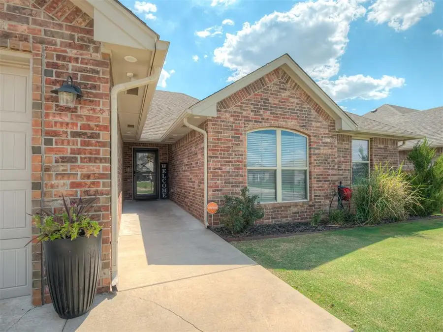 1915 Twisted Oak Court, Shawnee, OK 74804 - #3