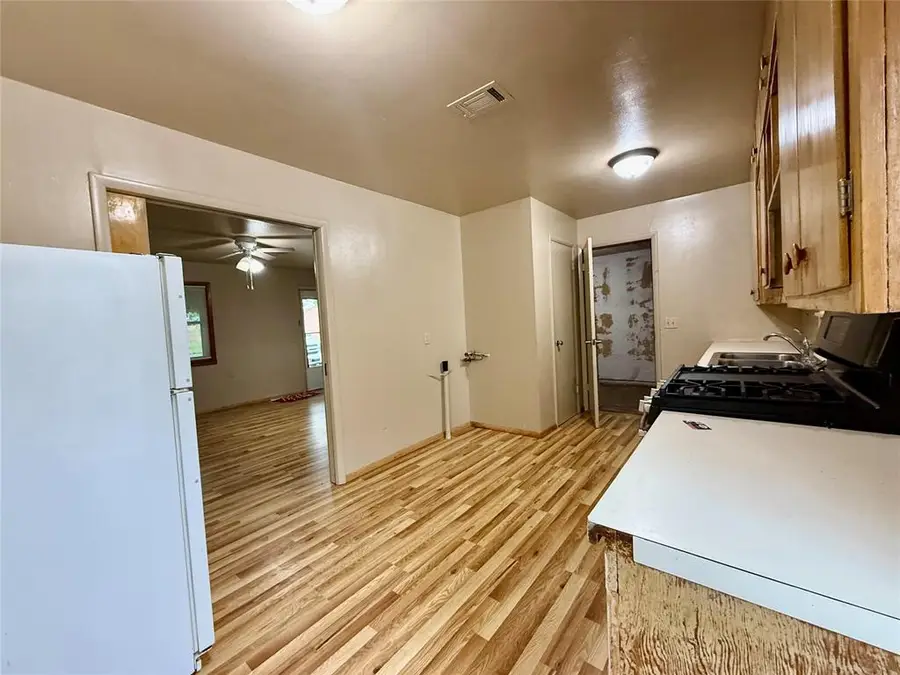 308 S Magnolia Avenue, Erick, OK 73645 - #3
