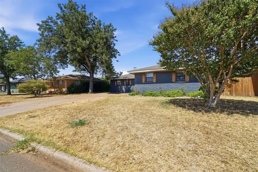 113 Sumner Drive, Altus, OK 73521 - #2