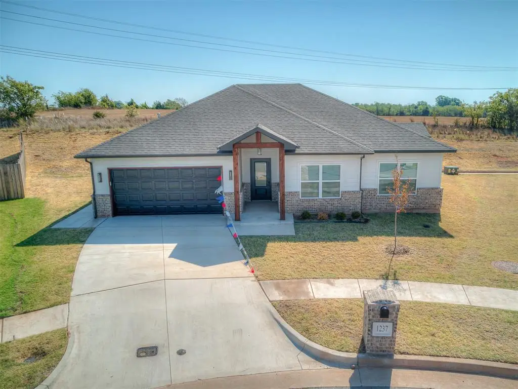 1237 E Stetson Lane, Mustang, OK 73064 - #1