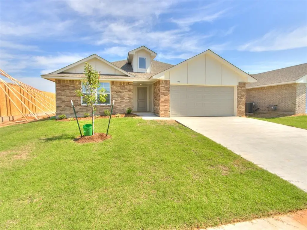 924 Hazy Brook Circle, Chickasha, OK 73018 - #1