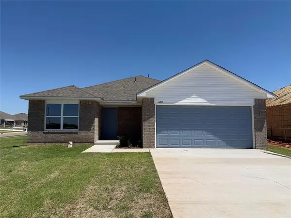 1205 E Stallion Lane, Mustang, OK 73064