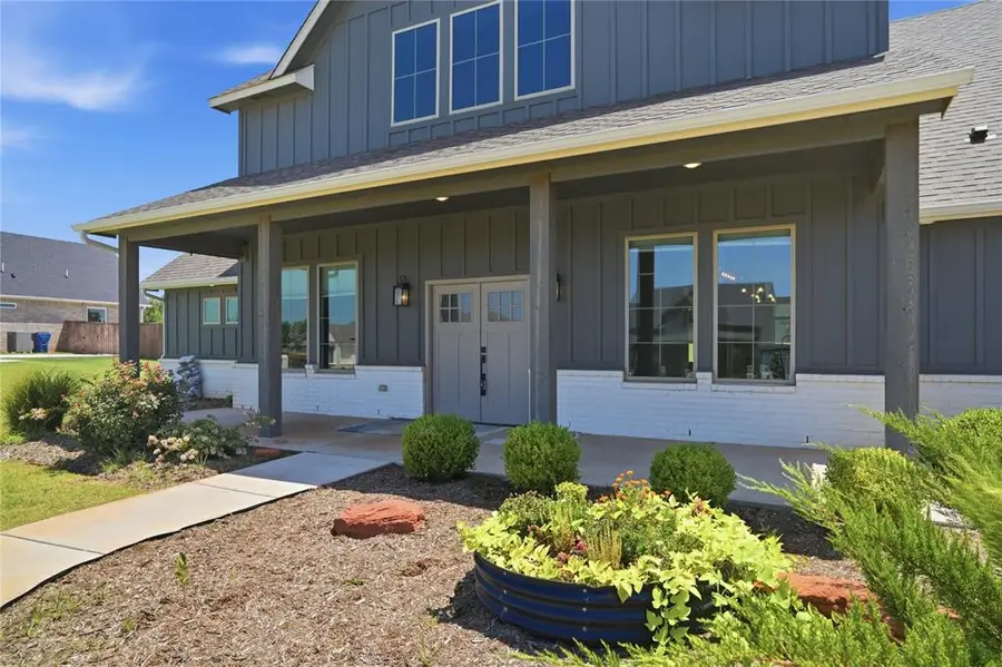 9921 Oakwood Drive, Edmond, OK 73025 - #2