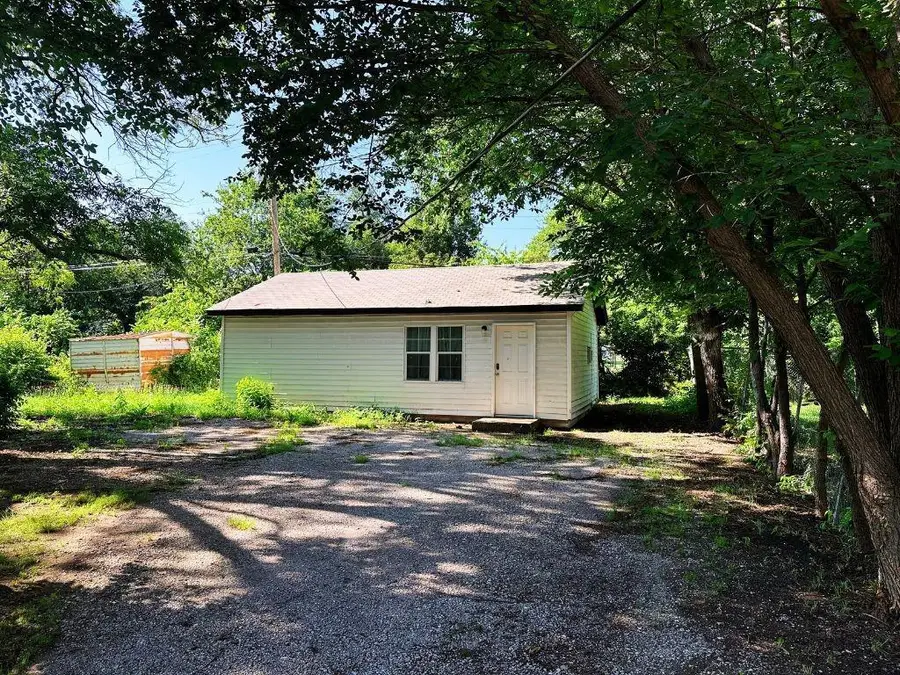 1711 NW Kingsbury Avenue, Lawton, OK 73507 - #3