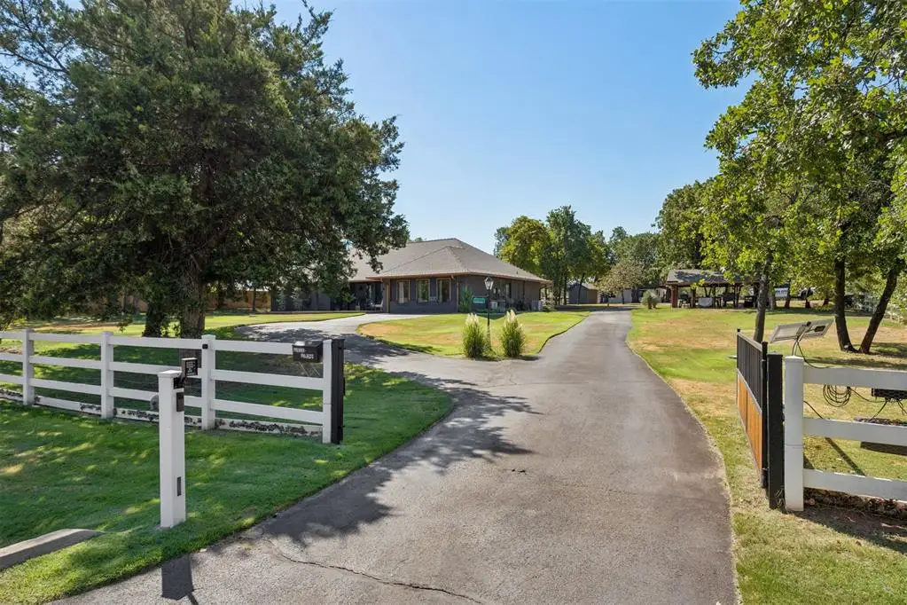 600 Sherwood Lane, Edmond, OK 73034 - #1