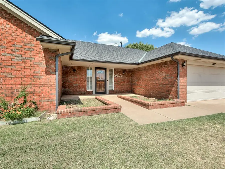 207 W Cherokee Drive, Cashion, OK 73016 - #2