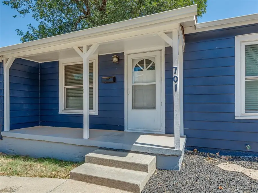 701 S 14th Street, Chickasha, OK 73018 - #3