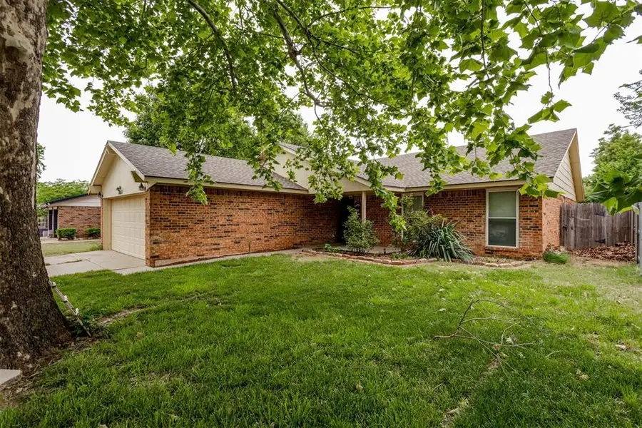 1011 Royal Lane, Yukon, OK 73099 - #3