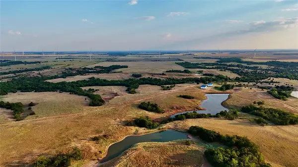 26498 E 670 Road, Hennessey, OK 73742