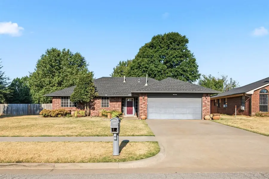 1001 Buckingham Drive, Newcastle, OK 73065 - #2