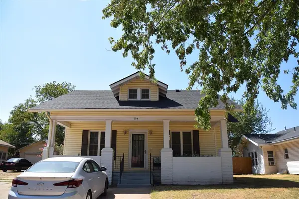 404 S 9th Street, Clinton, OK 73601
