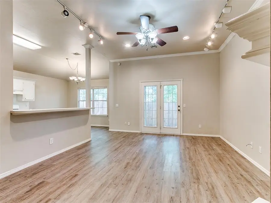 400 W 10th Street, Edmond, OK 73003 - #2