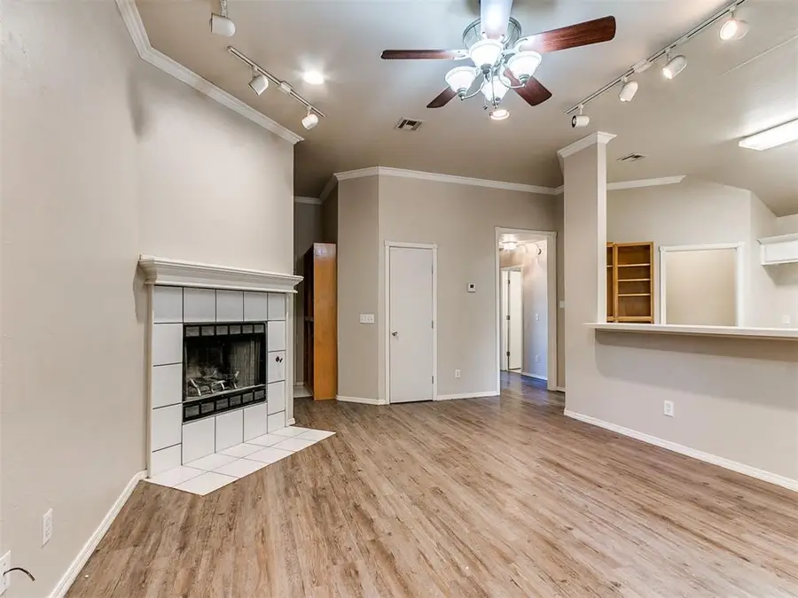 400 W 10th Street, Edmond, OK 73003 - #3