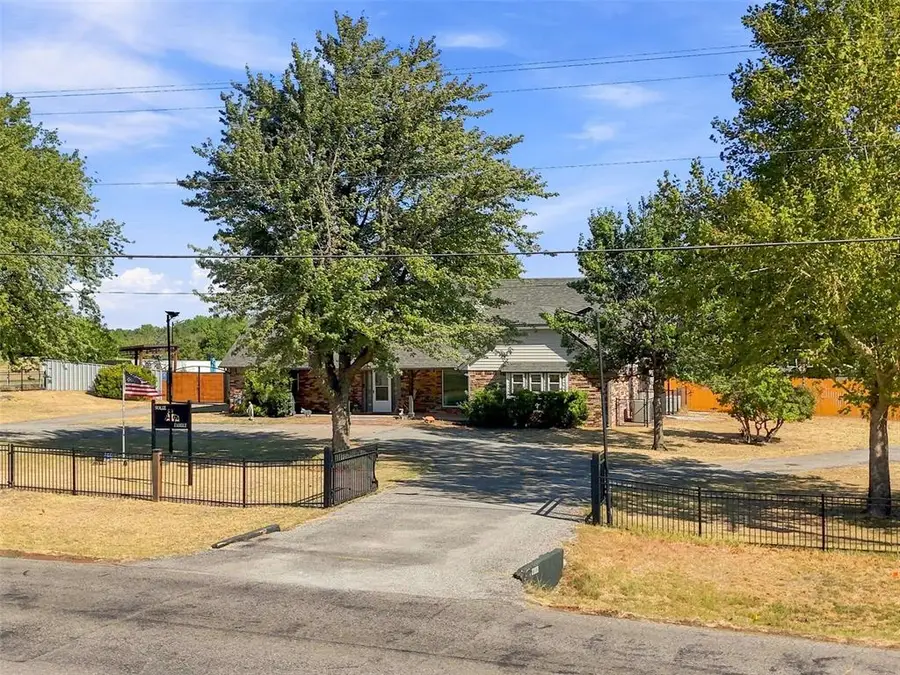 2303 E Elm Street, El Reno, OK 73036 - #2