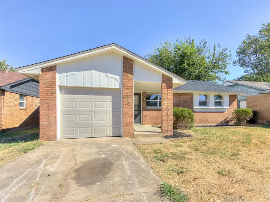 1007 NW 20th Street, Moore, OK 73160 - #3