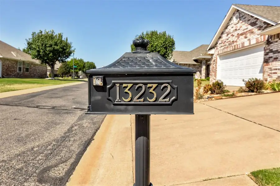 13232 Signature Circle, Oklahoma City, OK 73142 - #3