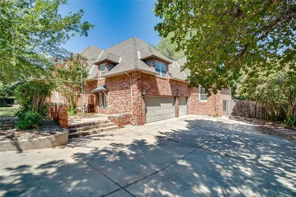 2301 Bay Hill Place, Edmond, OK 73034