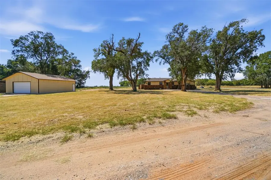 15801 S County Road 2064 Road, Altus, OK 73521 - #2