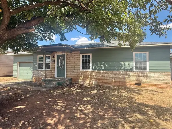 1329 E Spruce Street, Altus, OK 73521