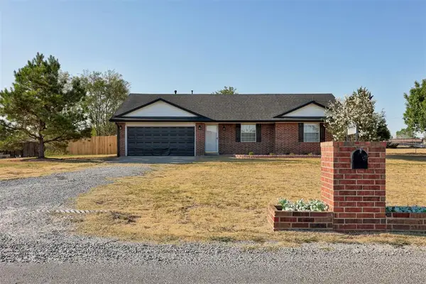 2371 Holden Lane, Blanchard, OK 73010