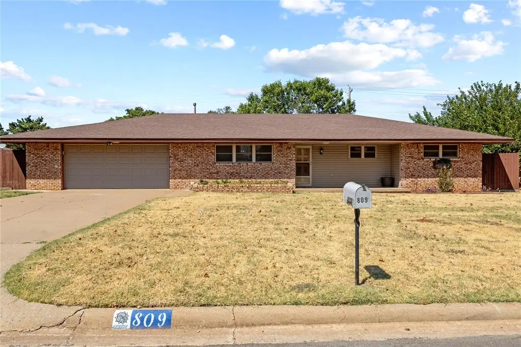 809 E Arlington Avenue, Weatherford, OK 73096 - #1