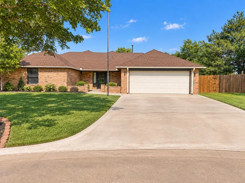 2515 Thomas Circle, Clinton, OK 73601 - #1