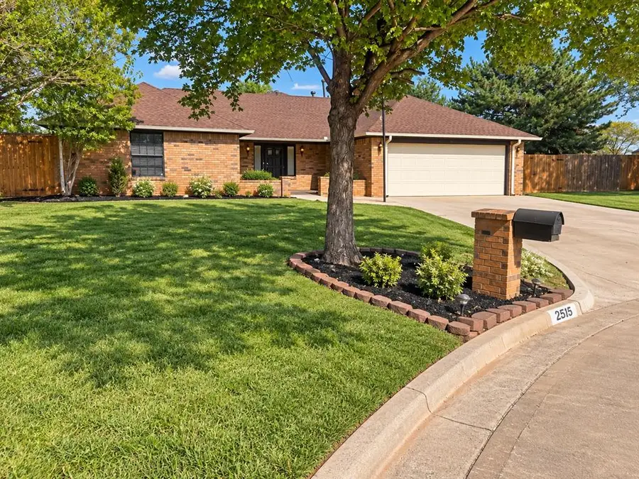 2515 Thomas Circle, Clinton, OK 73601 - #2