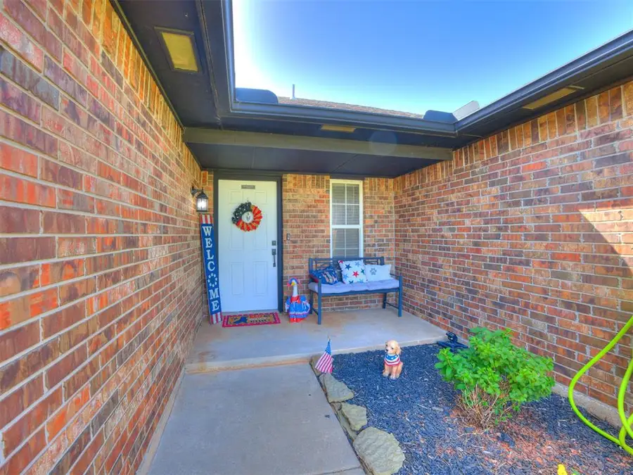 625 SW 38th Place, Moore, OK 73160 - #3