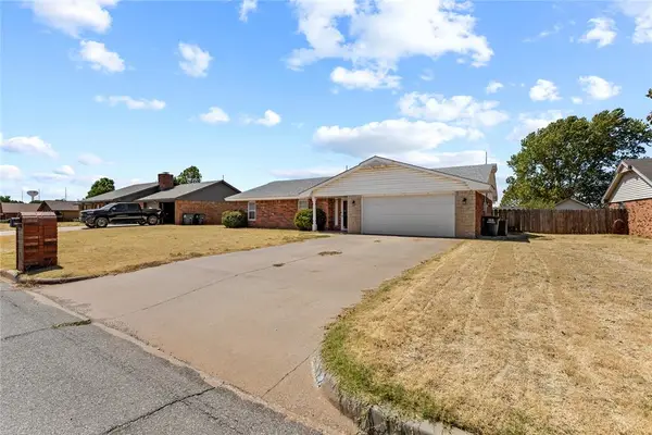 122 Randolph Road, Clinton, OK 73601