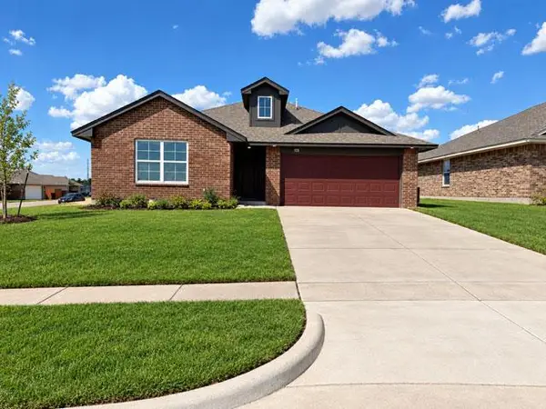 928 Hazy Brook Circle, Chickasha, OK 73018