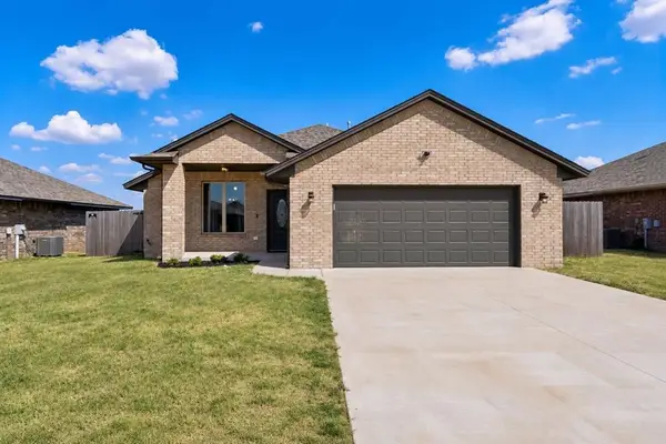 1112 S Colt Lane, Mustang, OK 73064