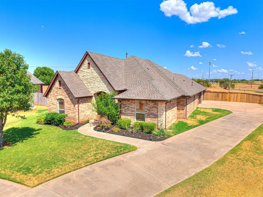 2923 SE 5th Street, Moore, OK 73160 - #2