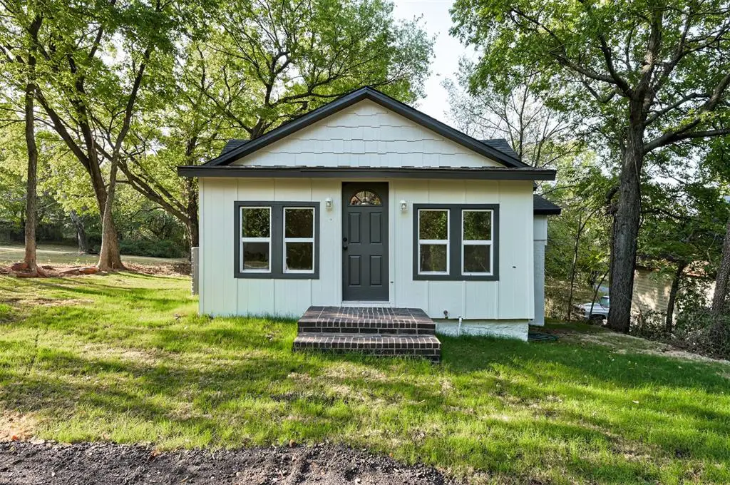 407 E 7th Street, Chandler, OK 74834 - #1