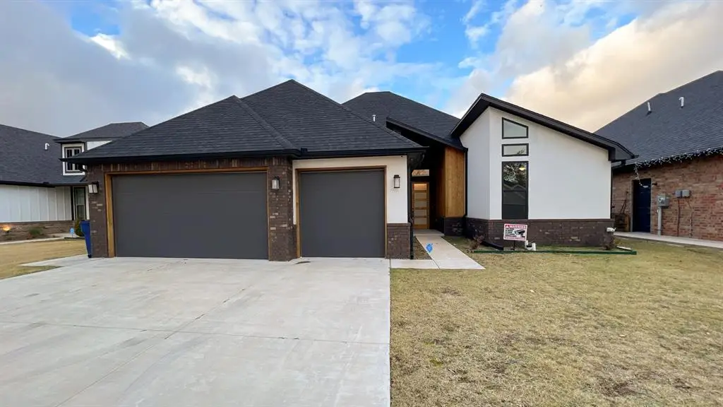 621 E Barajas Terrace, Mustang, OK 73064 - #1