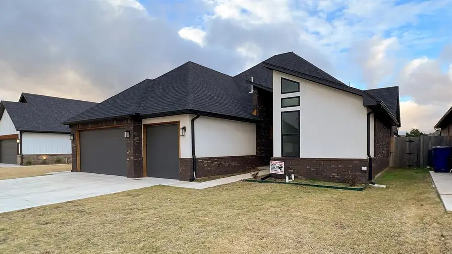 621 E Barajas Terrace, Mustang, OK 73064 - #2