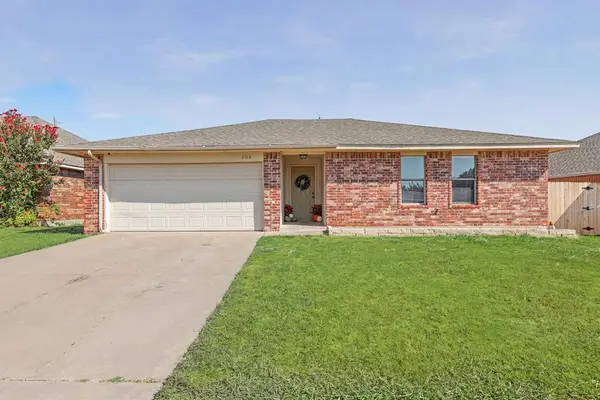 809 NW 18th Street, Moore, OK 73160
