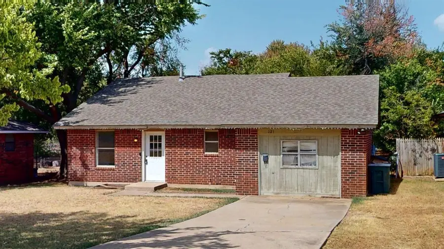121 W Clegern Avenue, Edmond, OK 73003 - #2