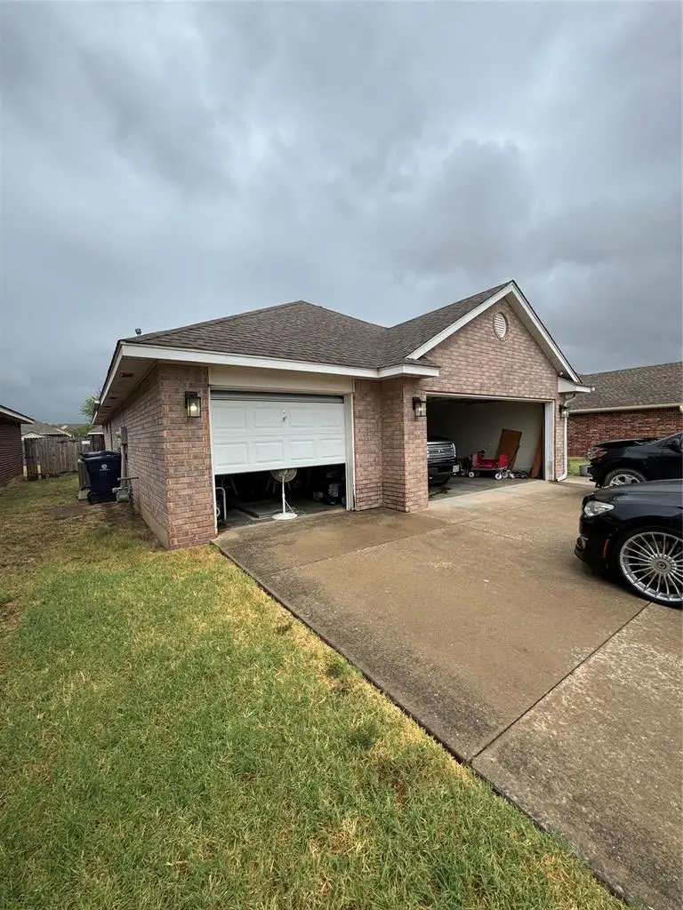 11009 SW 8th Street, Yukon, OK 73099 - #2